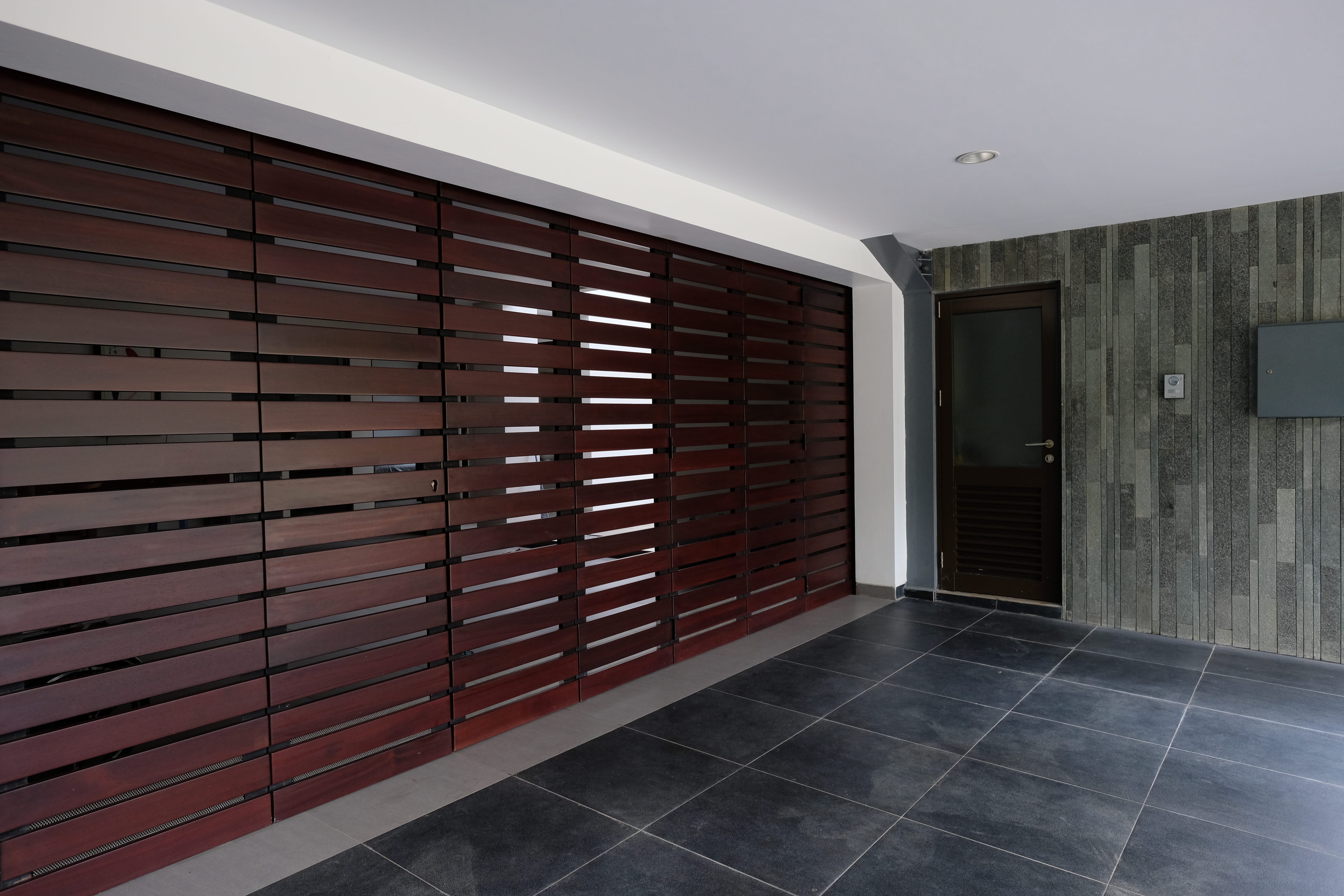 Garage gate